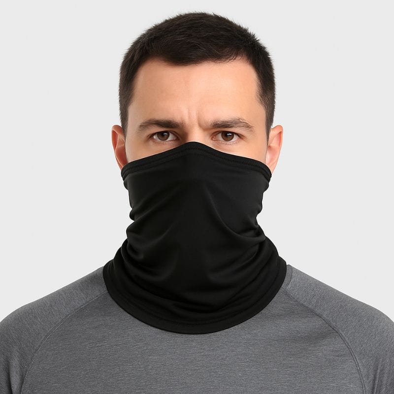 tour de cou anti UV sur un homme 