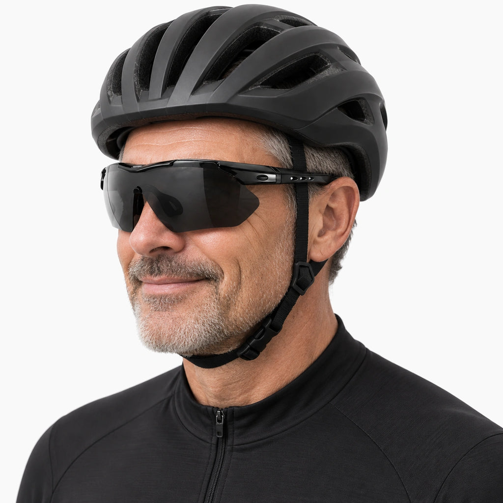 Lunettes vélo polarisées portées avec un casque