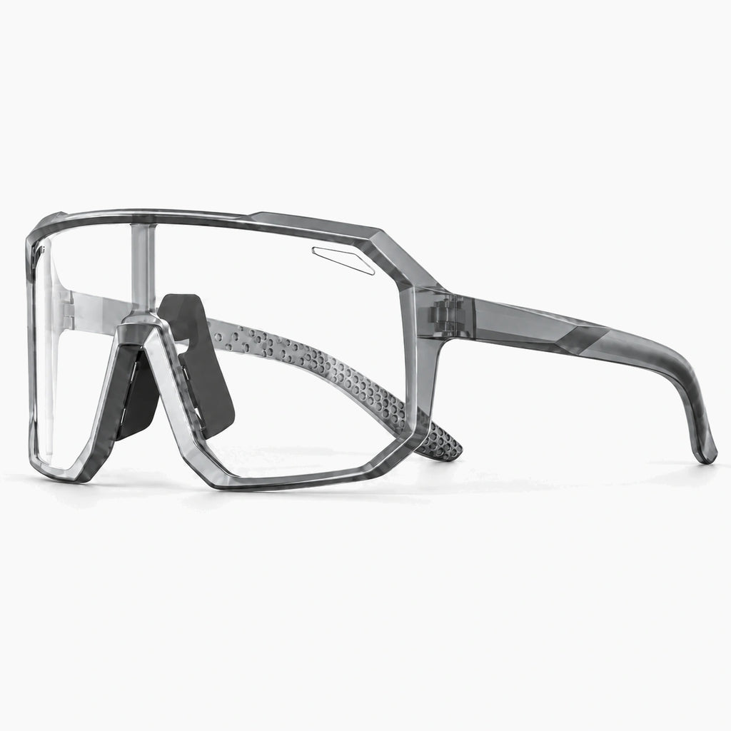 Lunettes vélo photochromiques gris fumé, vue de trois-quarts