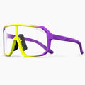 Lunettes vélo photochromiques violet et jaune fluo, vue de trois-quarts