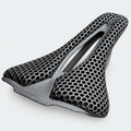 Selle GOLDIX P2024 — 3D, 140 mm — vue produit sur fond gris clair