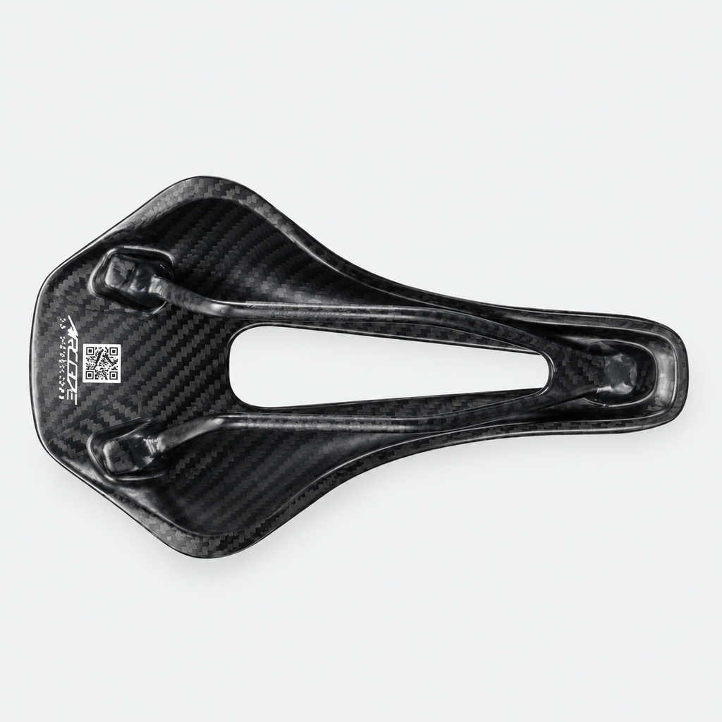Selle RYET AIRCODE — 3D, 150 mm — autre angle sur fond gris clair