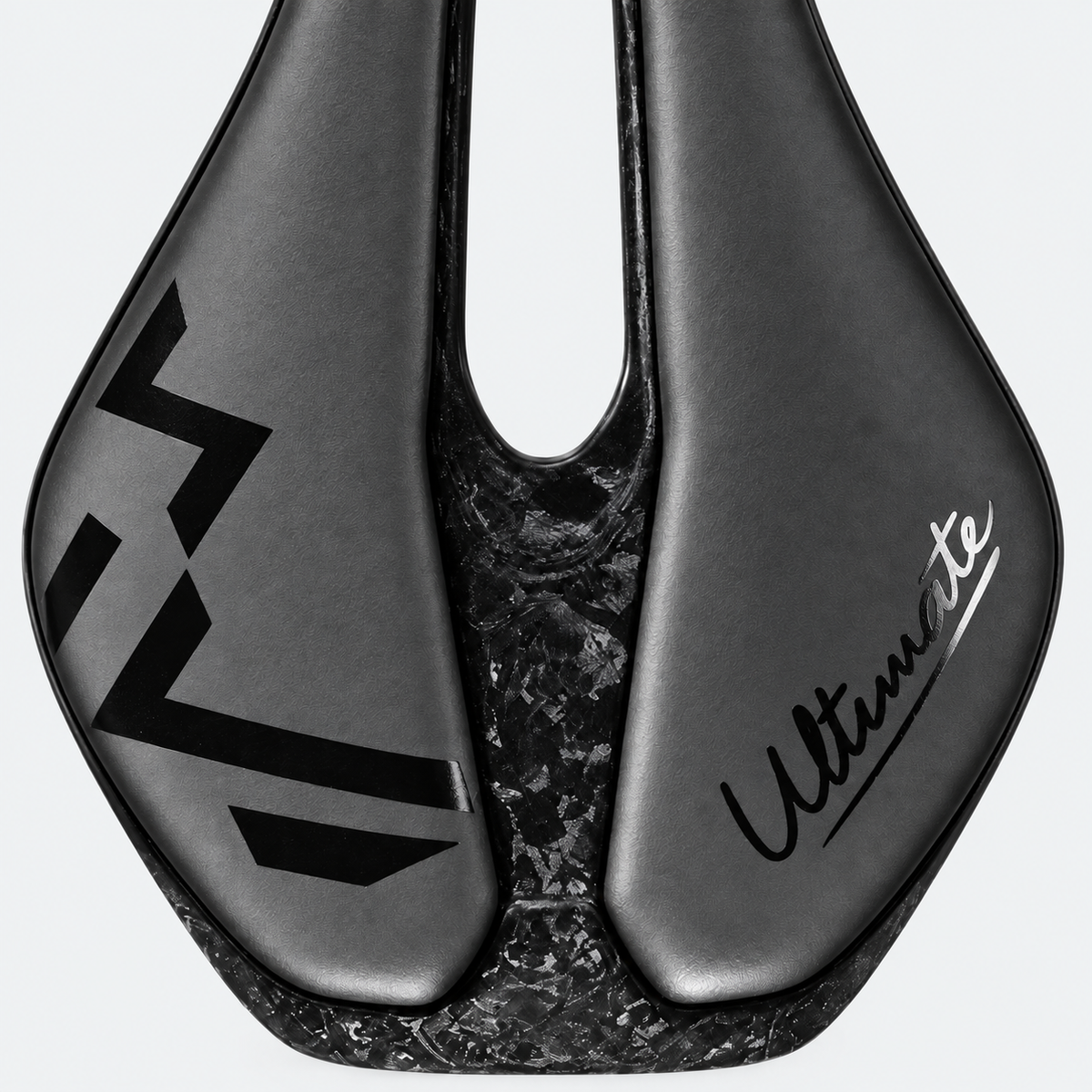 Selle RYET — carbone 240 mm, EVA ou 3D — détail du revêtement sur fond gris clair