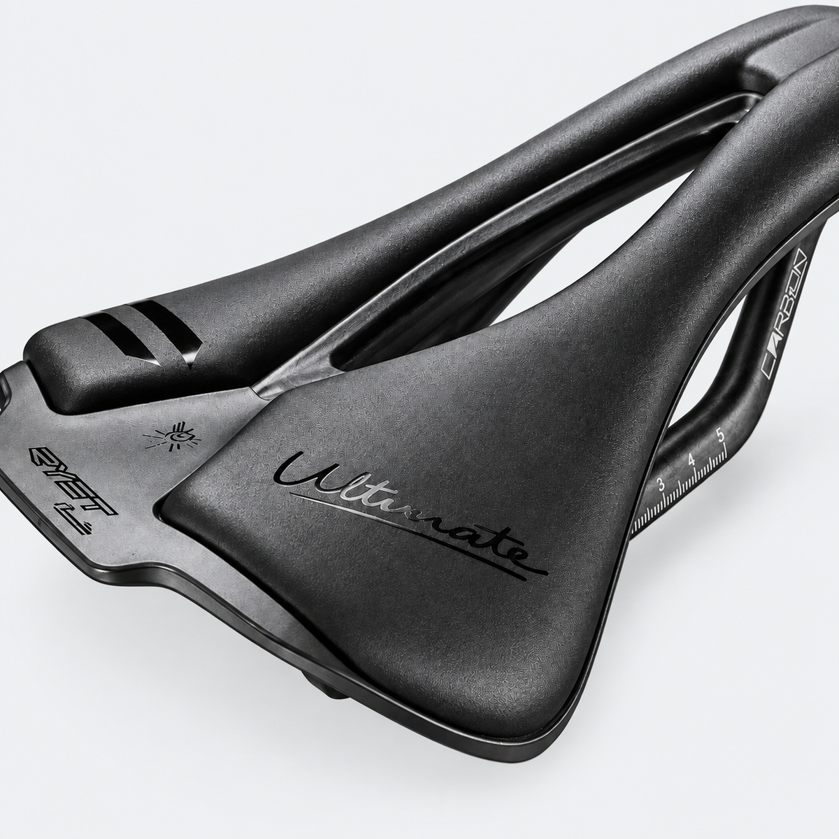 Selle RYET Ultimate — 140 mm, EVA ou 3D — détail du revêtement sur fond gris clair